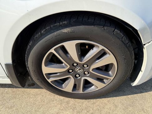 Used 2014 Honda Odyssey Touring Elite image 6