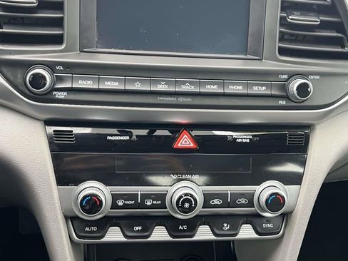 Certified 2020 Hyundai Elantra SEL image 25