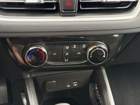 Used 2025 Chevrolet TrailBlazer LT FWD image 18