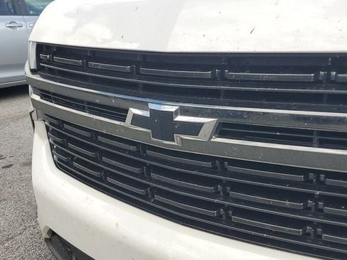 Used 2021 Chevrolet Suburban RST AWD/4WD image 5