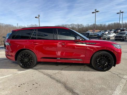 Used 2025 Lincoln Aviator Reserve w/ Equipment Group 201A image 8