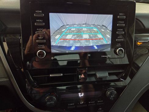 Used 2021 Toyota Camry SE image 24