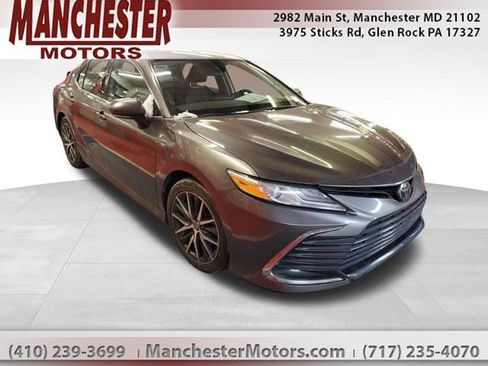 Used 2022 Toyota Camry XLE image 1