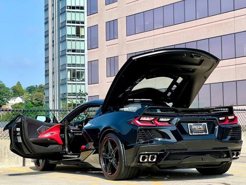 Used 2022 Chevrolet Corvette Stingray Preferred Cpe w/ Z51 Performance Package RWD image 7