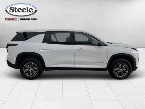 Used 2024 Chevrolet Traverse LS FWD image 6