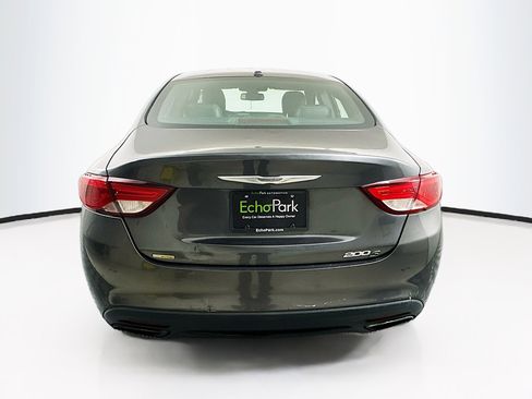 Used 2015 Chrysler 200 S FWD image 7