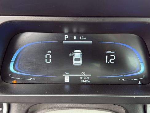 Used 2025 Hyundai Elantra SE image 16