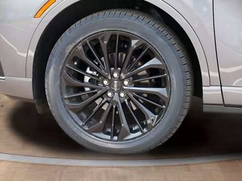 Used 2024 Lincoln Corsair Reserve w/ Equipment Group 201A FWD image 9