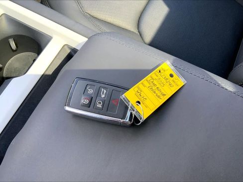 Used 2025 Land Rover Defender 110 S image 14