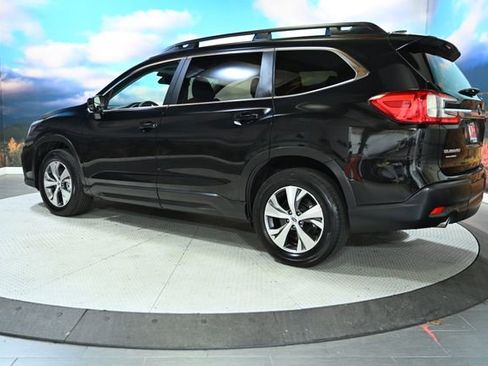 Used 2024 Subaru Ascent Premium w/ Convenience Package image 6