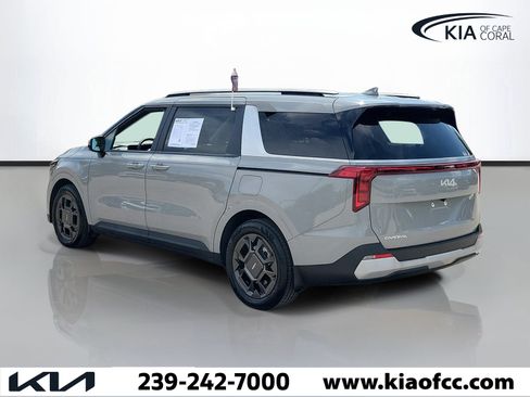 Certified 2025 Kia Carnival EX FWD image 4