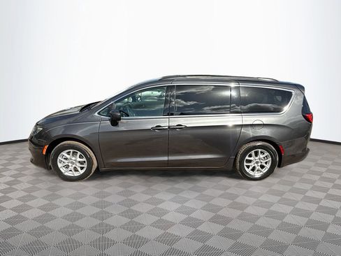 Used 2021 Chrysler Voyager Lxi image 9