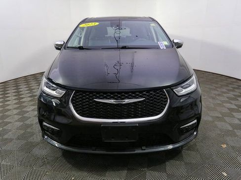 Used 2023 Chrysler Pacifica Limited image 4