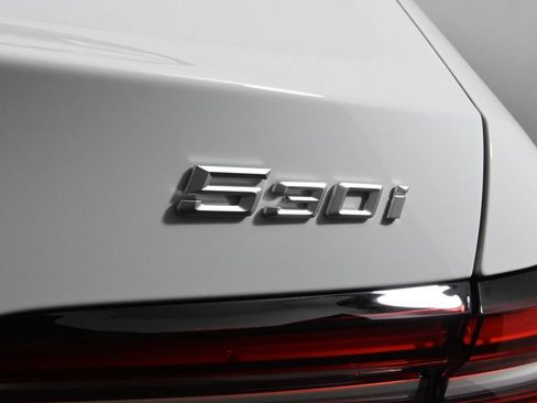 Used 2026 BMW 530i xDrive w/ Premium Package image 38