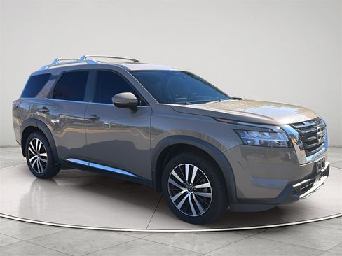 Used 2023 Nissan Pathfinder Platinum w/ Cargo Package image 1