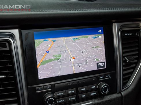 Used 2018 Porsche Macan Turbo image 70