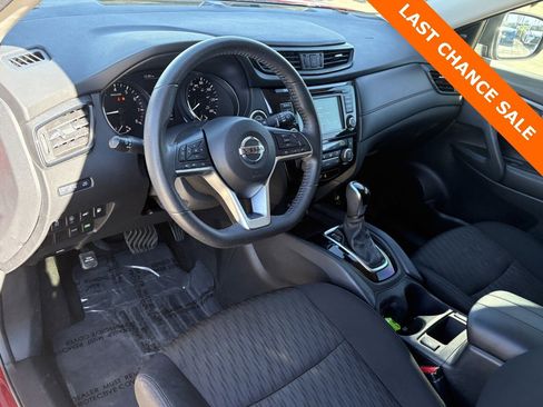 Used 2020 Nissan Rogue SV image 16