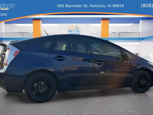 Used 2014 Toyota Prius Two FWD image 3
