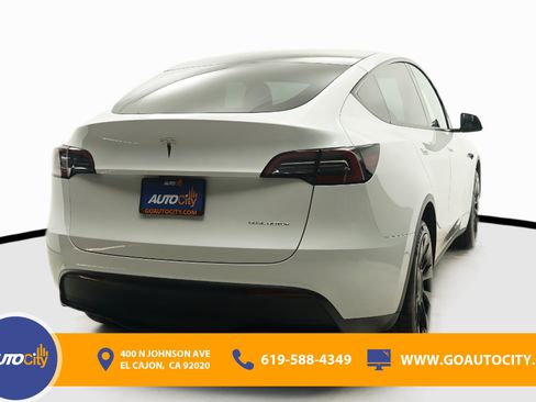 Used 2024 Tesla Model Y Long Range AWD/4WD image 10