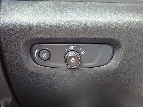 Certified 2023 Chevrolet Traverse LT FWD image 25