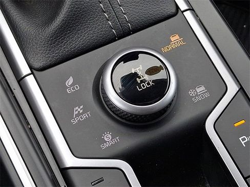 Certified 2025 Kia Sorento S w/ Panoramic Sunroof Package image 25