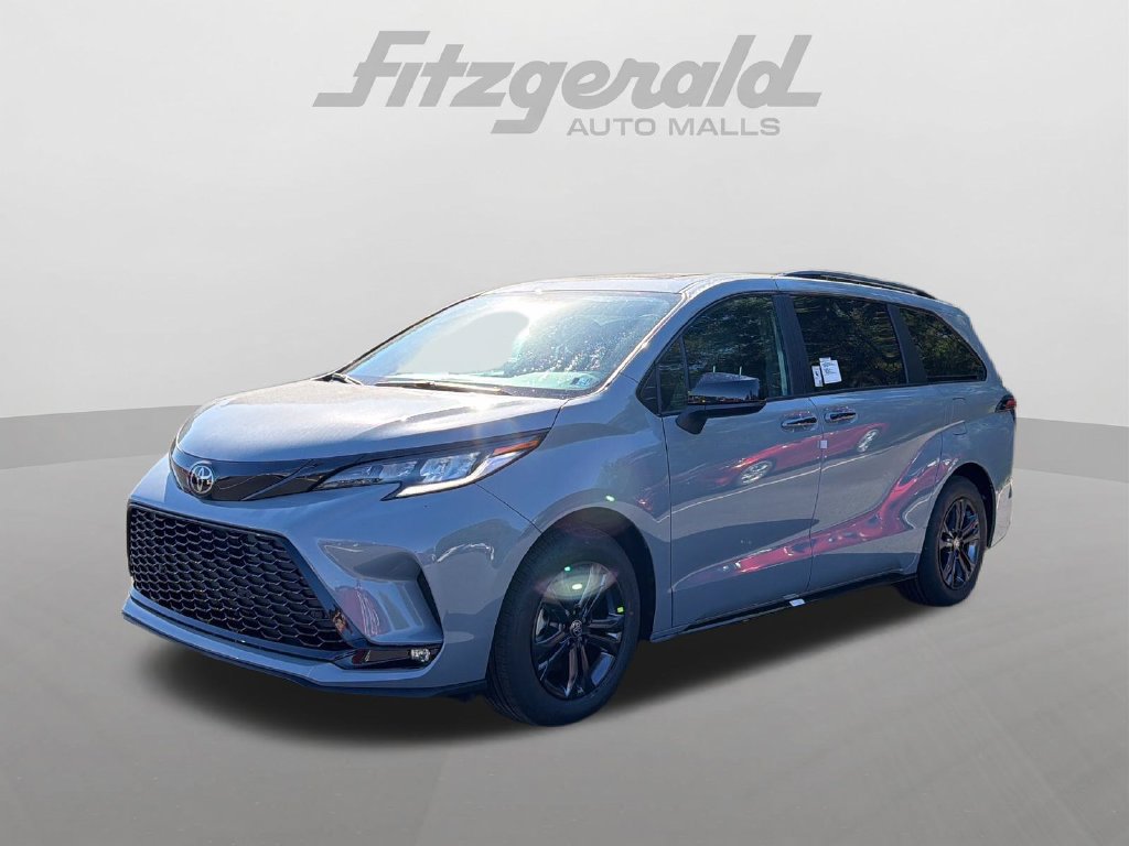 Used 2026 Toyota Sienna XSE AWD/4WD image 3