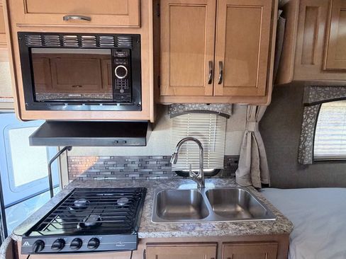 Used 2017 Ford E-450 and Econoline 450 Super Duty w/ Motorhome Prep Package RWD image 20