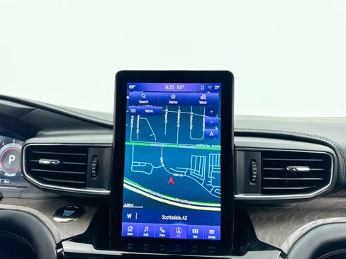 Used 2023 Ford Explorer Platinum w/ Technology Package image 5