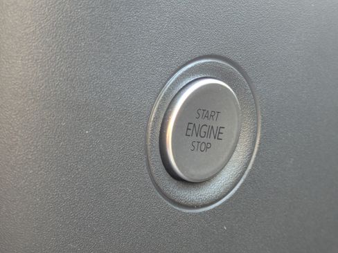 Used 2022 Volkswagen ID.4 Pro S RWD image 28