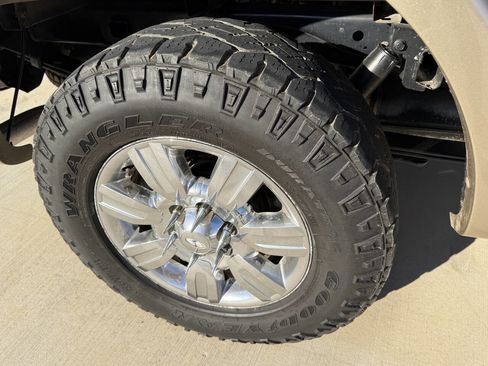 Used 2012 Ford F150 Lariat w/ Lariat Plus Pkg image 24