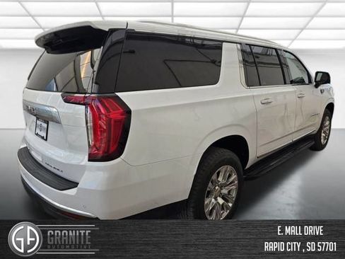 Used 2024 GMC Yukon XL Denali AWD/4WD image 5