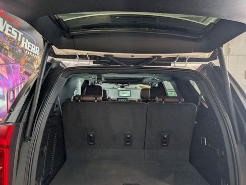 Used 2022 Chevrolet Tahoe High Country AWD/4WD image 9