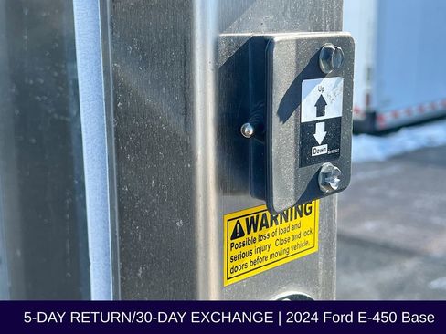 Used 2024 Ford E-450 and Econoline 450 Super Duty w/ Power Windows & Locks Group image 34