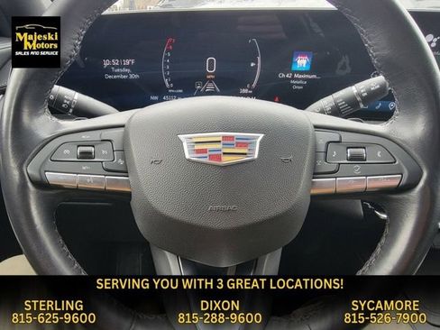 Used 2024 Cadillac XT4 Premium Luxury image 32