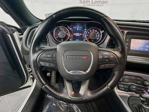 Used 2015 Dodge Challenger SXT w/ Driver Convenience Group RWD image 12