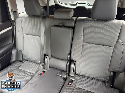 Used 2016 Toyota Highlander Plus AWD/4WD image 14