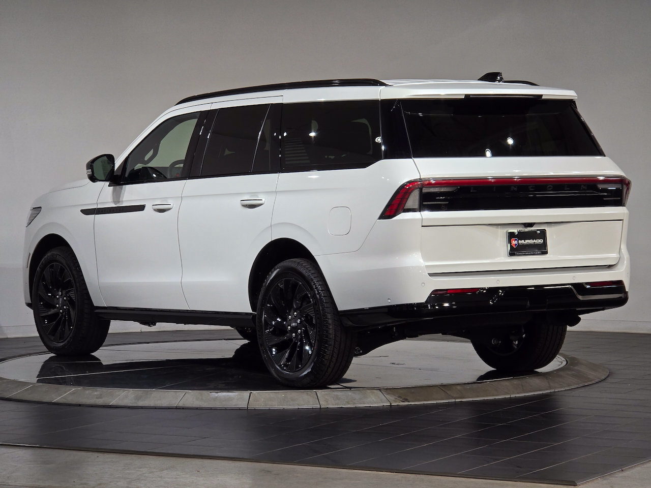 New 2025 Lincoln Navigator Reserve w/ Jet Appearance Package AWD/4WD image 7