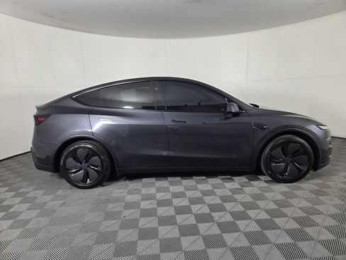 Used 2026 Tesla Model Y AWD image 4