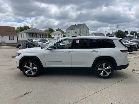 Used 2021 Jeep Grand Cherokee L Limited AWD/4WD image 9