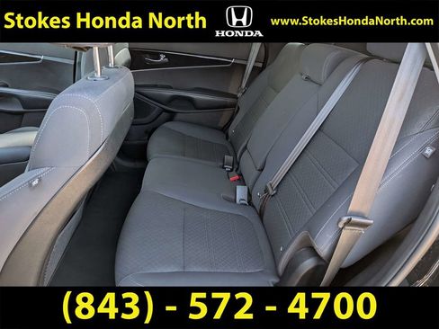 Used 2018 Kia Sorento FWD image 18