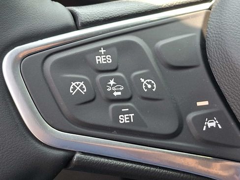 Used 2023 Chevrolet Equinox LT AWD/4WD image 21