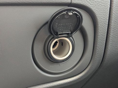 New 2025 Nissan Frontier SV image 31