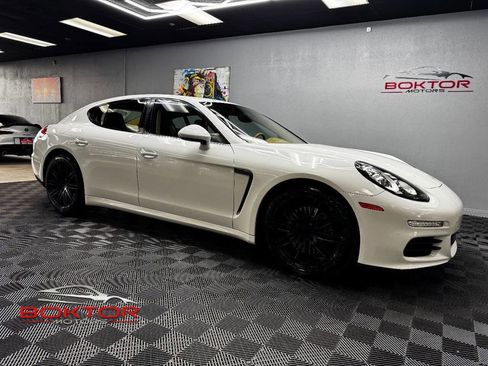 Used 2015 Porsche Panamera 4 AWD/4WD image 1