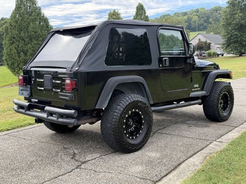 Used 2004 Jeep Wrangler 4WD image 6