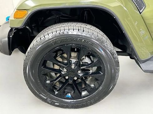 Used 2022 Jeep Wrangler Unlimited Sahara w/ Cold Weather Group image 39