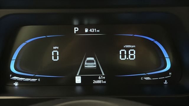 Used 2025 Hyundai Elantra Sport w/ Cargo Package FWD image 16