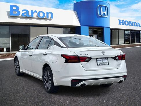 Used 2024 Nissan Altima 2.5 SV w/ SV Premium Package AWD/4WD image 4