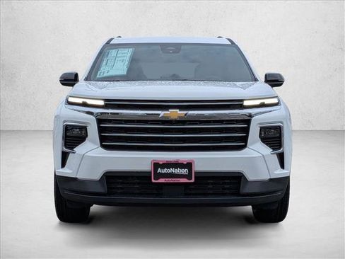 New 2026 Chevrolet Traverse LT w/ Driver Confidence Package AWD/4WD image 2