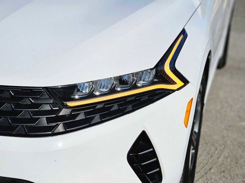 Used 2023 Kia K5 LXS image 11