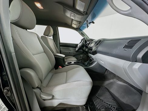 Used 2013 Toyota Tacoma PreRunner image 28